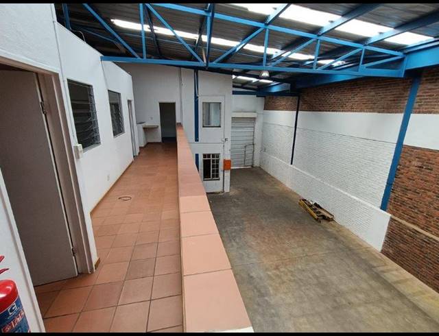 INDUSTRIAL PROPERTY TO RENT IN HALFWAY HOUSE